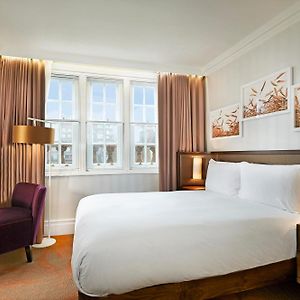 Kamer met een Queen Size Bed
